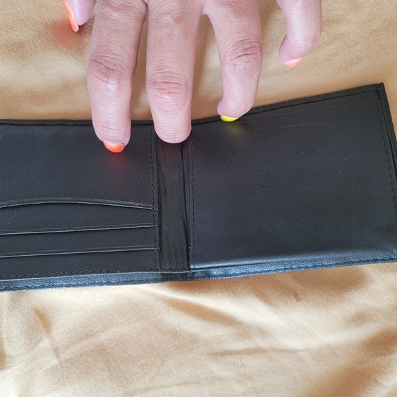 Men's Nautica wallet - Picture 3 of 3